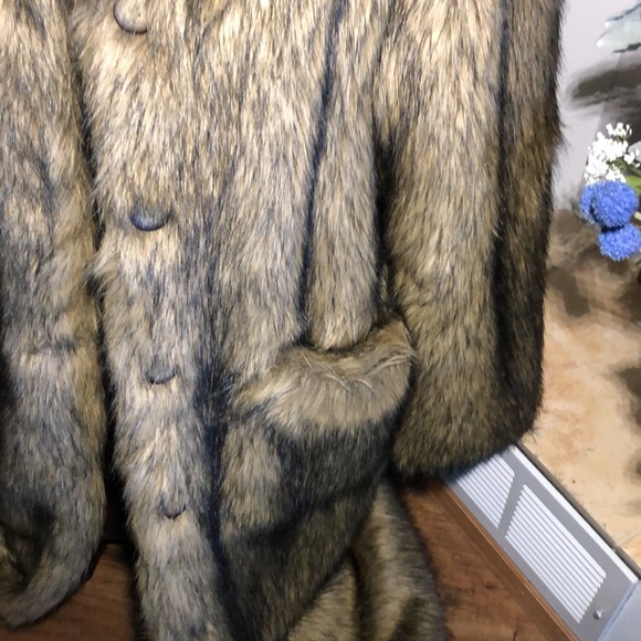 🧥✨ Tasha Polizzi FAUX Fur Long Coat - Picture 4 of 16